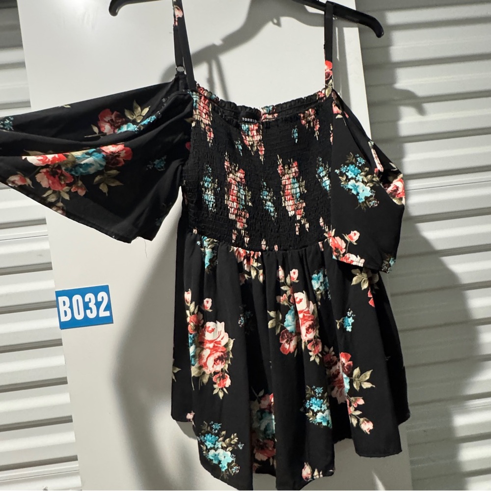 Torrid Black cold shoulder Blouse